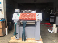 Machine de laminage manuelle pour films pré-enduites avec contrôle automatique de la température et de la vitesse, entraînement hydraulique haute précision pour l'industrie alimentaire