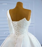 Nouveau design de robe de bal sirène de luxe robe de mariée une épaule en gros robe de mariée boule de poire robe de mariage robe en satin