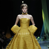 JUSERE FASHION SHOW Jaune Longue Robe De Soirée Pli Sans Bretelles Sans Manches Etage Longueur Robes De Soirée Robe De Soirée