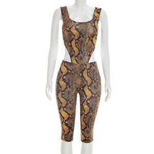 Viviblook J26ST076 Conjunto de verano para mujer, mono con estampado de serpiente y cuello cuadrado, pantalones cortos, conjunto de dos piezas - Product Image 3