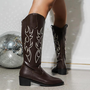 Bottes pour femmes de haute qualité à bout pointu, brodées, à talon carré, avec de belles chaussures - Product Image 2