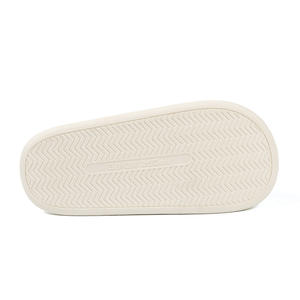 Chaussons d'intérieur en peluche chauds et légers pour femme – Confortables et doux – Idéaux pour l'hiver - Product Image 4