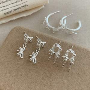 Nouvelles boucles d'oreilles minimalistes exquises avec pendentif nœud, design de niche, <span class=keywords><strong>aiguille</strong></span> en argent, sensation haut de gamme, pour femme, usage quotidien - Product Image 1