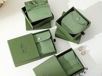 Bracelet en daim avec logo personnalisé, collier, sac à boutons pour bijoux, pochette à bijoux en microfibre, boîte d'emballage pour bijoux avec insertion dans une carte