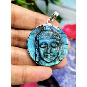 Pendentif Bouddha en labradorite chatoyante en argent allemand - bijoux en cristal/pierre précieuse pour la fête des mères - Product Image 1
