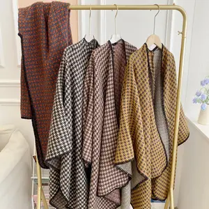 Großhandel Strick mode Poncho für Frauen Gittermuster großen weichen Kaschmir Kimono Schal