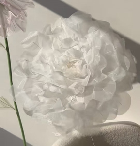 Fiore Elettrico Bianco Premium a 48 Petali con Apertura Motorizzata LED per Decorazioni di Matrimoni ed Eventi - Product Image 1