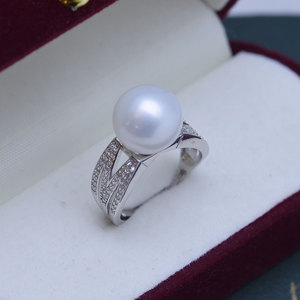 Bague en argent S925 faite à la main avec perle d'eau douce ronde blanche de 11-12 mm, forte brillance, légers défauts, vente en gros - Product Image 5