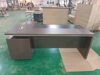 Bureau exécutif foncé Table de bureau simple avec grand bureau en forme de L
