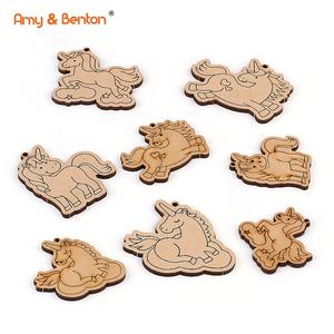 木製キーチェーンDIY塗装ユニコーンタグは、子供の誕生日パーティーのための着色非毒性クレヨンに合うことができます - Product Image 2