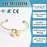Bracelet manchette ouvert ajustable en acier inoxydable 316 plaqué or 18 carats pour femme, avec gravure personnalisée (lettre, nom, texte) et nœud d'amour