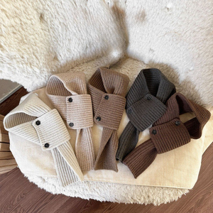 Nouvelle écharpe coréenne pour enfants, automne et hiver, écharpe polyvalente pour garçon et fille, écharpe pour bébé, bouton, version coréenne, écharpe croisée à enfiler - Product Image 3