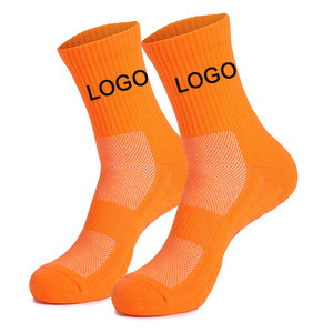 <span class=keywords><strong>Chaussettes</strong></span> <span class=keywords><strong>chaudes</strong></span> de sport d'hiver pour adultes avec logo imprimé personnalisé <span class=keywords><strong>Chaussettes</strong></span> d'équipage unisexes en coton de qualité supérieure - Product Image 5