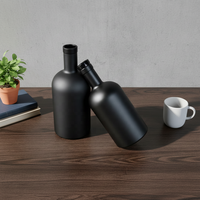 Bouteille de vodka en verre noir mat 750 ml Super Flint Nordic Spirit avec bouchon en liège et diffuseur imprimé personnalisé