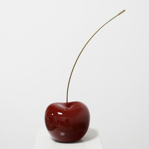 Ornement en résine brillante en forme de cerise, sculpture de fruit de luxe léger, décoration de bureau moderne pour salon, artisanat d'intérieur moderne - Product Image 6