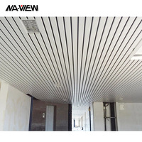 Azulejos de techo de tira de aluminio insonorizado para edificios comerciales Techo falso para una acústica mejorada