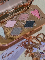 Palette de fards à paupières satinés imperméables six couleurs Flower Knows Knight Unicorn 6,5 g pour le maquillage et les looks quotidiens des yeux