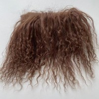 Couleur personnalisée qualité peau de mouton meilleure qualité laine agneau fourrure fourrure rangée de cheveux cheveux bouclés poupées perruques cheveux trames accessoires