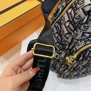 Luxurious Fashionable Large-Capacity Casual <strong>Backpack</strong> Zipper Closure Made of Canvas Polyester Lining Portable for School Travel - Product Image 4