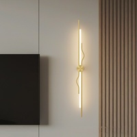 Applique murale longue de luxe léger, lampe de chevet pour chambre à coucher, lampe décorative murale simple et moderne pour salon, applique murale haut de gamme