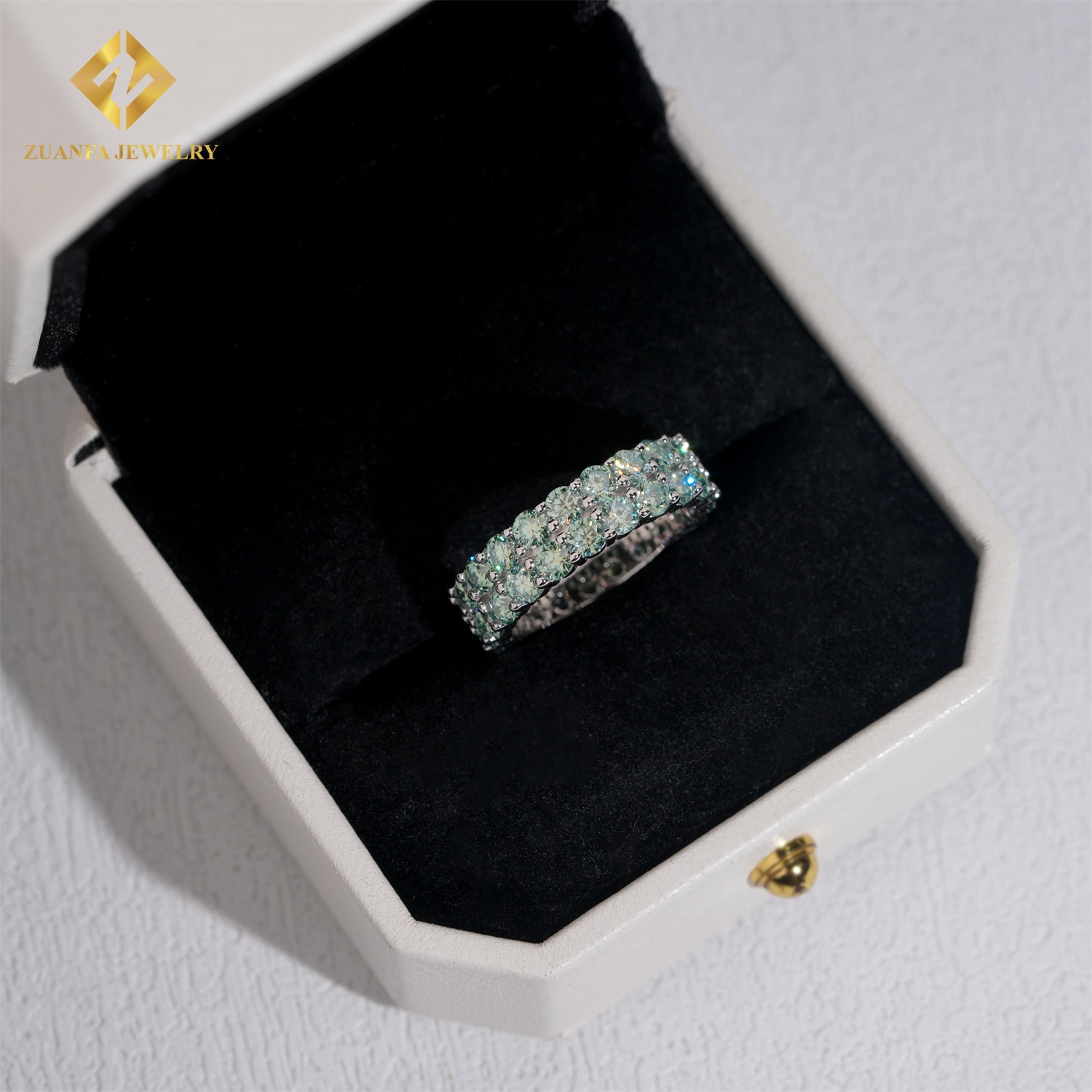 Moissanite bleu vert