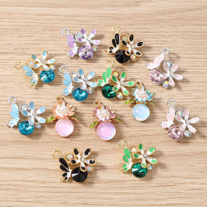 10 Piezas de Dijes de Flores y Mariposas de Esmalte, Colgante de Cristal con Forma de Margarita para Llaveros, Accesorios de Joyería, Suministros para Manualidades, Venta al por Mayor - Product Image 3