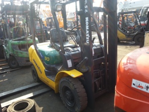Heavy Duty Big Ton Komastu Forklift 3 Ton Used Diesel Forklift FD30 3 Ton Diesel Internal Combustion Forklift - Product Image 4