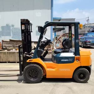 Montacargas Usado de 2 Toneladas, Diésel, Fabricado en Japón, 20 Unidades | Montacargas de Combustión Interna con Certificación PVoC, CE, EAC y SASO - Product Image 1