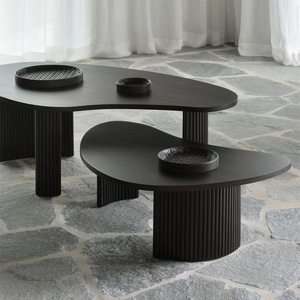 Juego de 2 mesas de centro modernas de madera oscura, con forma irregular y base acanalada, para sala de estar - Product Image 5