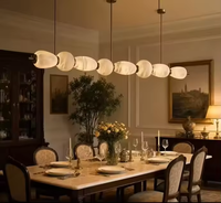 Lustre VEKO en albâtre, marbre et laiton, style moderne, blanc chaud, en cuivre, pour salle à manger, bar ou comptoir.