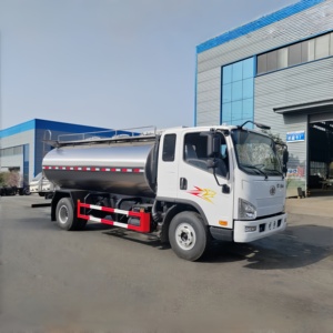 Camion cisterna in acciaio inossidabile da 5000 litri per trasporto acqua, latte e petrolio - Product Image 2