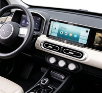 Pour 2024, Wuling Hongguang Mini EV Macaron avec double écran de 10,25 pouces, prend en charge la vue à 360 degrés et CarPlay.