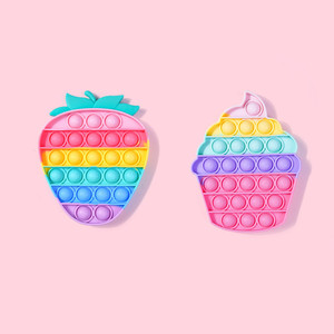 Bán Sỉ Đồ Chơi Tùy Chỉnh Khác Túi Trẻ Em Giảm Căng Thẳng Đồ Chơi Fidget Pop Dâu Tây Bằng Silicon - Product Image 2
