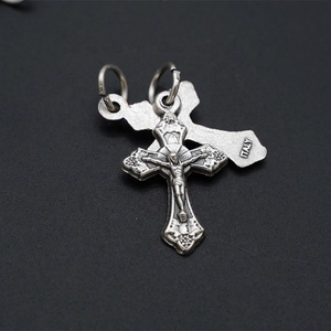 Icamino - Colgante de Rosario con Crucifijo de Aleación Importado de Italia, Joyería Religiosa de Alto Brillo para la Oración Católica - Product Image 4