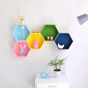 Étagères murales hexagonales rustiques en bois de pin, étagères flottantes en MDF, décoratives, petites, en bois, en forme de zigzag, pour le coin - Product Image 1