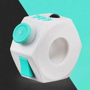 Jouets anti-stress magiques en forme de cube à 6 faces pour jouer en extérieur, couleur personnalisée, jouet pour les doigts en plastique et métal - Product Image 1