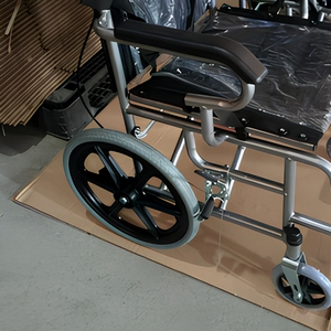 Fauteuil roulant pliable compact avec roues de 16 pouces pour enfants et jeunes adultes, parfait pour les adolescents - Product Image 4