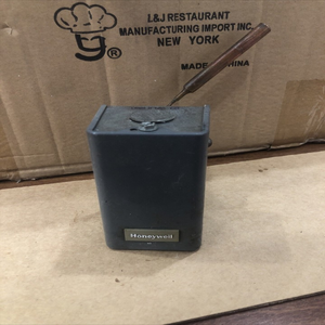 PLC Hi Limit Control <strong>Aquastat</strong> L4080B 1261 - Product Image 1