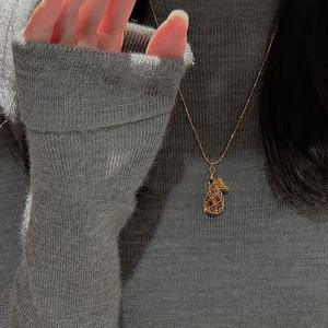 Collar de Plata de Ley S925 con Colgante de Moneda, Estilo Vintage de Lujo, Brillante, Moderno y Sencillo, Collar de Libro Rojo - Product Image 3