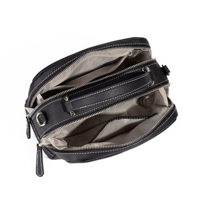 Borsa a Spalla da Donna in Vera Pelle di Design Trendy VIP con Chiusura a Cerniera, Due Cinghie e Fodera in Poliestere per Viaggi e Tempo Libero - Product Image 4