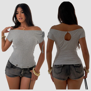 Camiseta Casual Francesa de Color Liso, Corte Ajustado, con Diseño Asimétrico de Hombro Descubierto y Lazos, con Ojales - Product Image 1