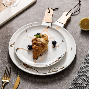 طبق عشاء سيراميك ذهبي غير لامع للمطعم على الطراز الاسكندنافي طبق معكرونة بيتزا بمقبض خشبي - Product Image 2