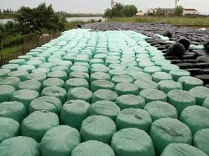 Presse à balles de foin automatique pour foin sec et humide, avec moteur électrique / Mini-presse à balles carrées pour ensilage, fabriquée en Chine - Product Image 5