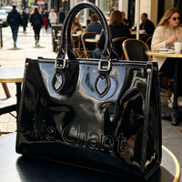 Übersee-Lager Damen Lackleder-Handtasche Schwarz Geprägte Buchstaben Tragetasche mit Obergriff Sofort Lieferbar