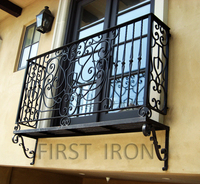 Le gril de balcon en fer conçoit des balustrades de balcon en fer forgé simples à vendre