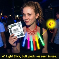 Bâtons lumineux phosphorescents de 6 pouces (15x150mm) en PE, 25 pièces, emballage en sac argenté, cadeaux promotionnels personnalisés en gros avec logo