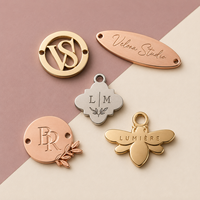 Plaque métallique en émail dur avec logo, étiquette métallique pour parfum, chaussures, sac à main, étiquette métallique en époxy, placage de qualité supérieure, fourniture d'usine, approvisionnement B2B
