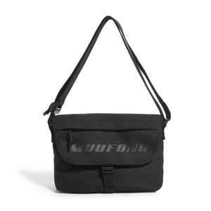 Sac messager imperméable multi-poches avec bandoulière réglable, sac à bandoulière pour toutes les saisons, utilisation en extérieur - Product Image 1