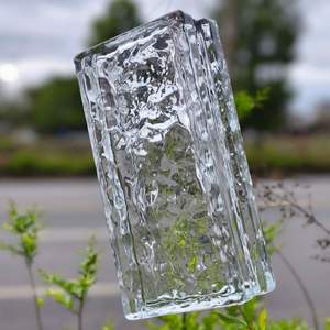 Brique de verre creuse rainurée 200x100x50mm, motif vague marine, bloc de verre cristallin avec bande lumineuse intégrée, éclairé pour cuisine et extérieur - Product Image 2