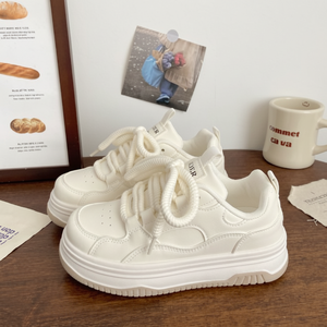 Chaussures de sport décontractées à semelle épaisse en blanc pour femmes, chaussures de marche pour le fitness - Product Image 1